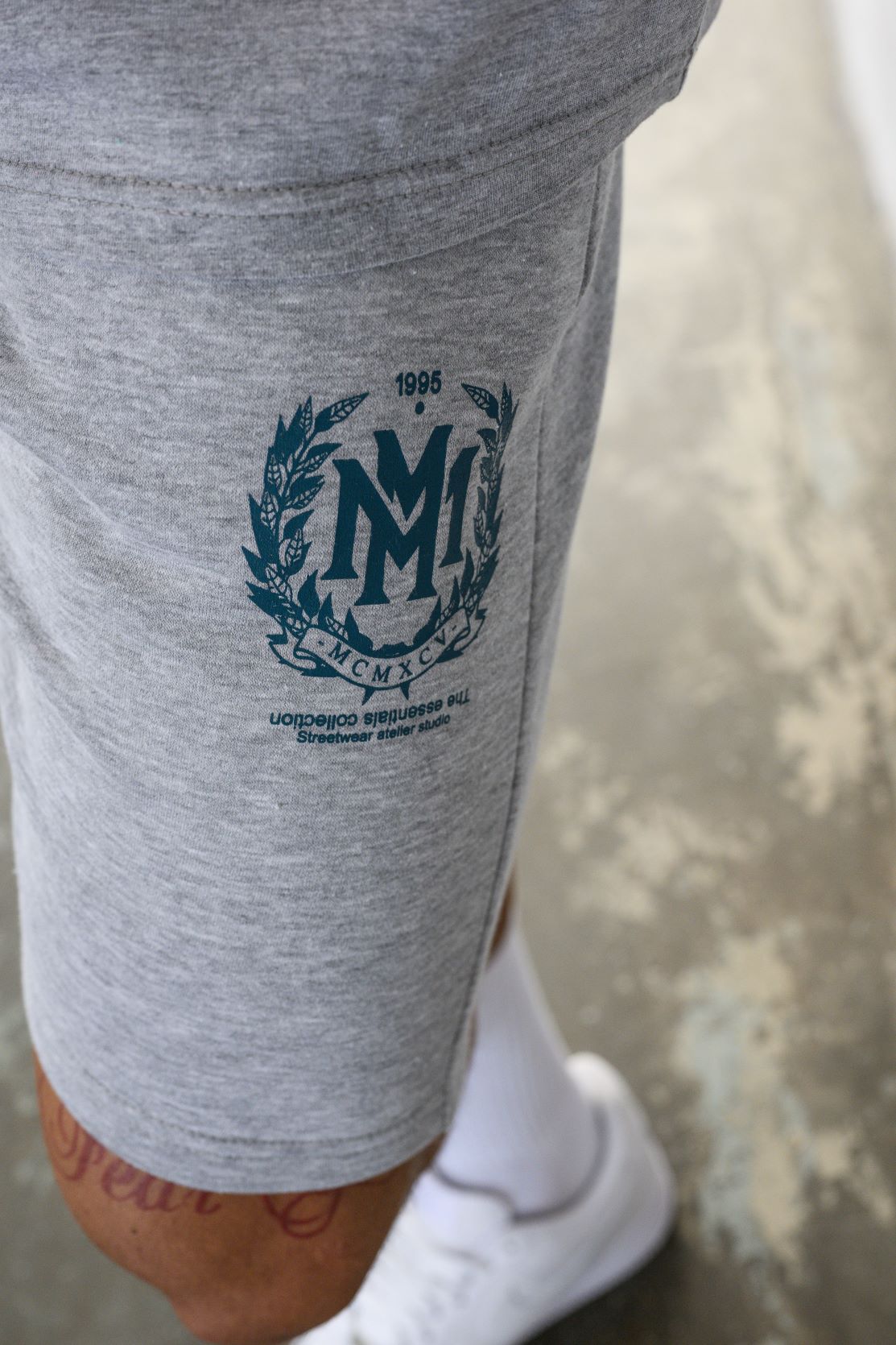 CREST SHORT - GREY MARL