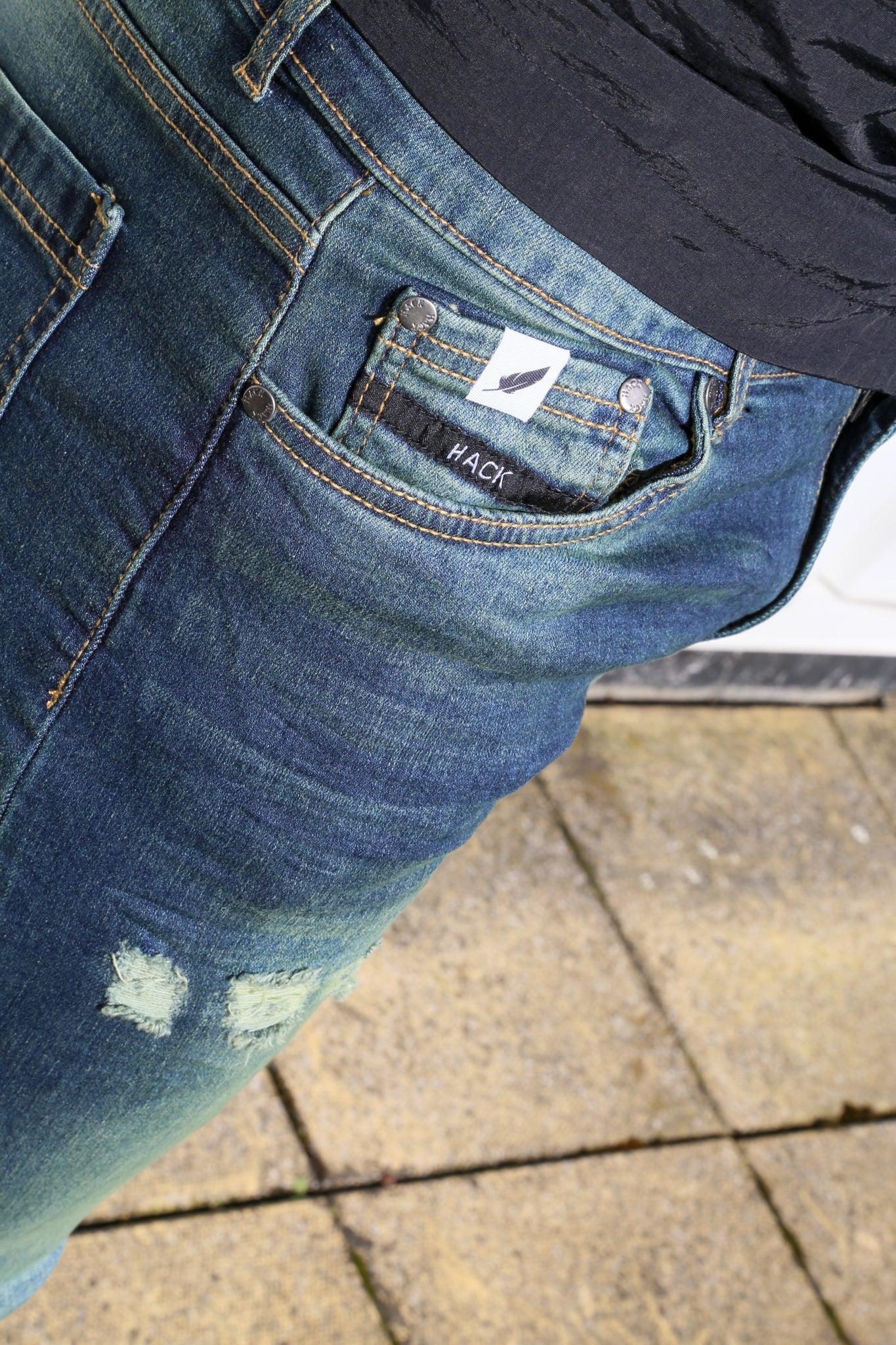 NOSTRA Ripped Jeans - Vintage Wash