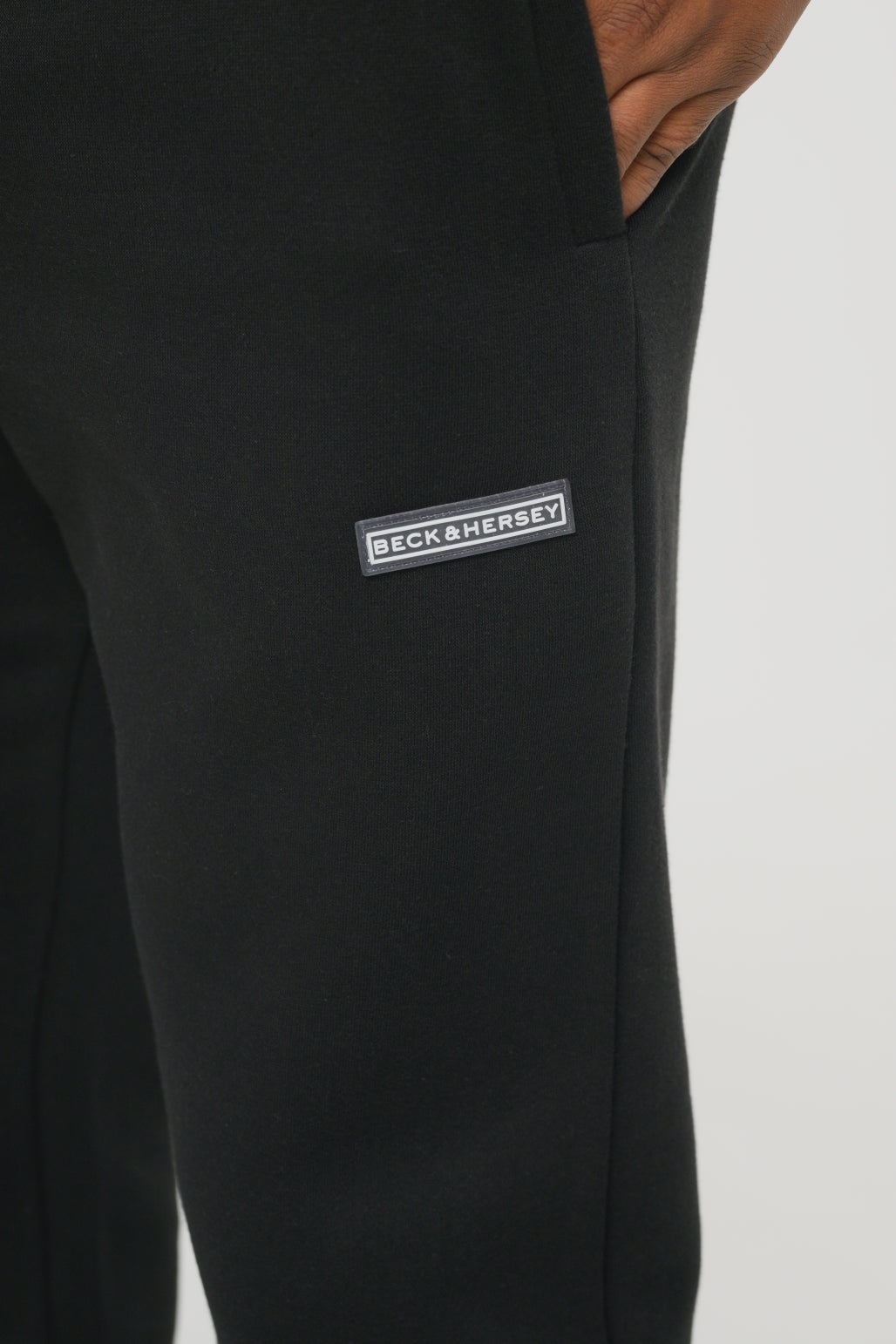 Beck & Hersey MASON Joggers - Black