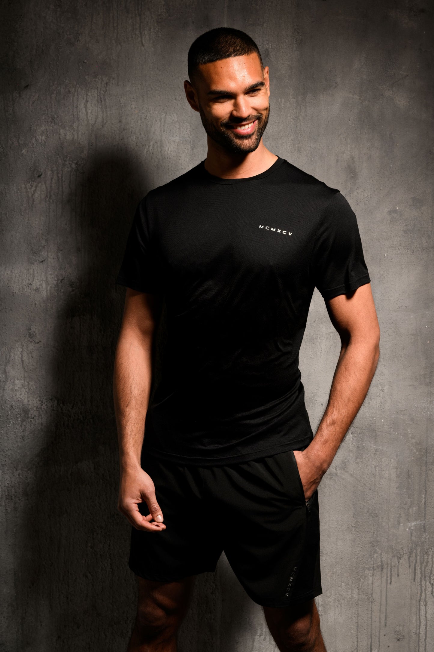 VOLT ACTIVE T-SHIRT - BLACK