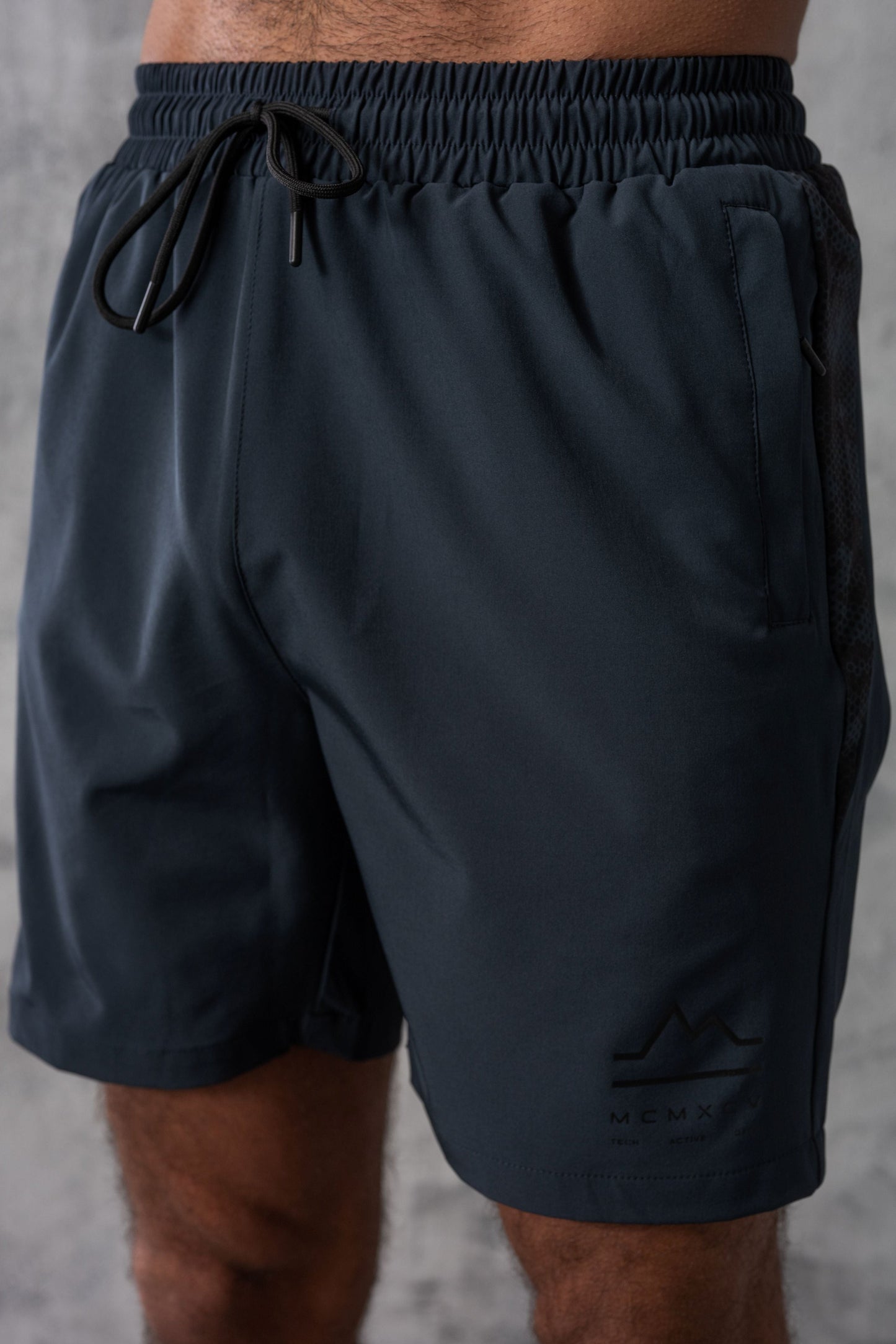 ARMOUR TECH SHORT - OMBRE/BLACK
