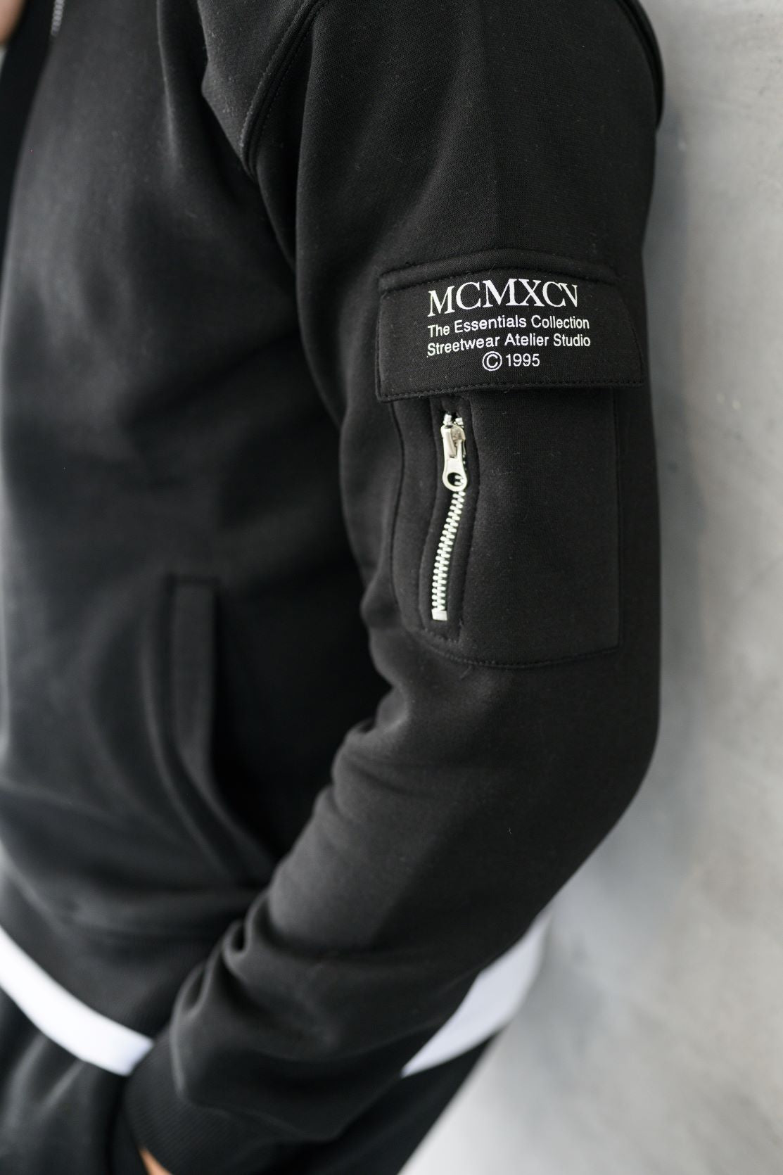 BOURNE 1/4 ZIP - BLACK