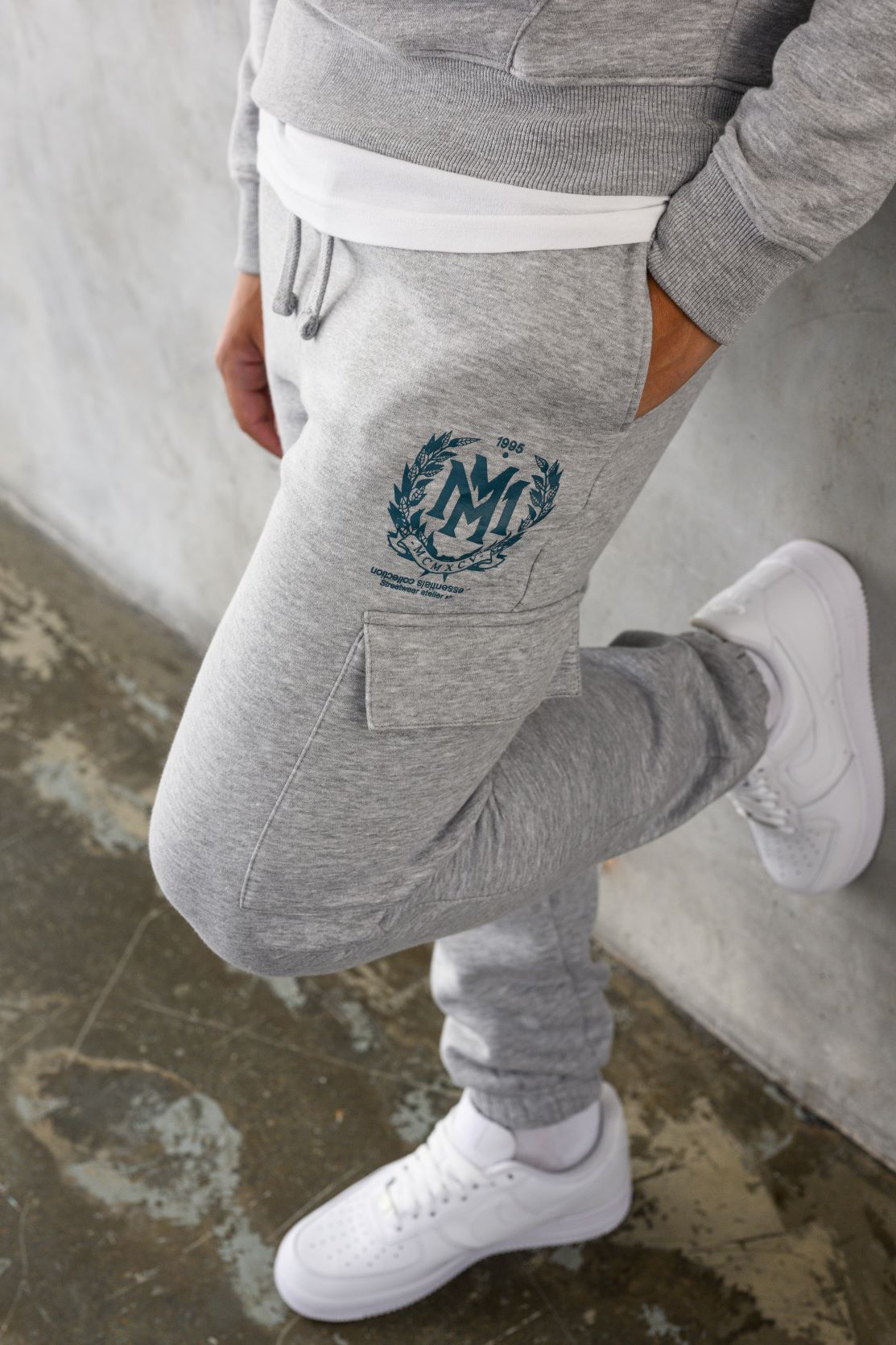CREST JOGGERS - GREY MARL