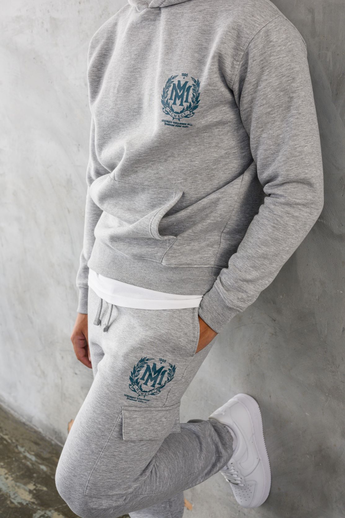 CREST JOGGERS - GREY MARL