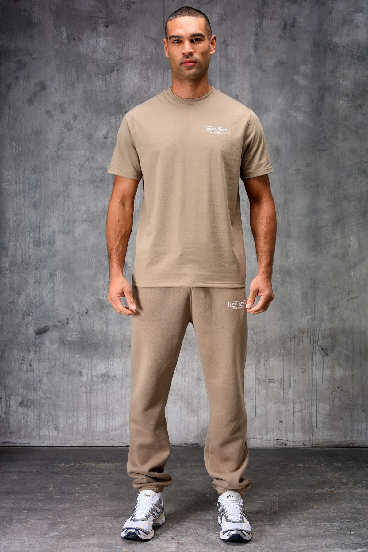 ESSENTIALS HOODY TEE & JOGGER SET - STONE