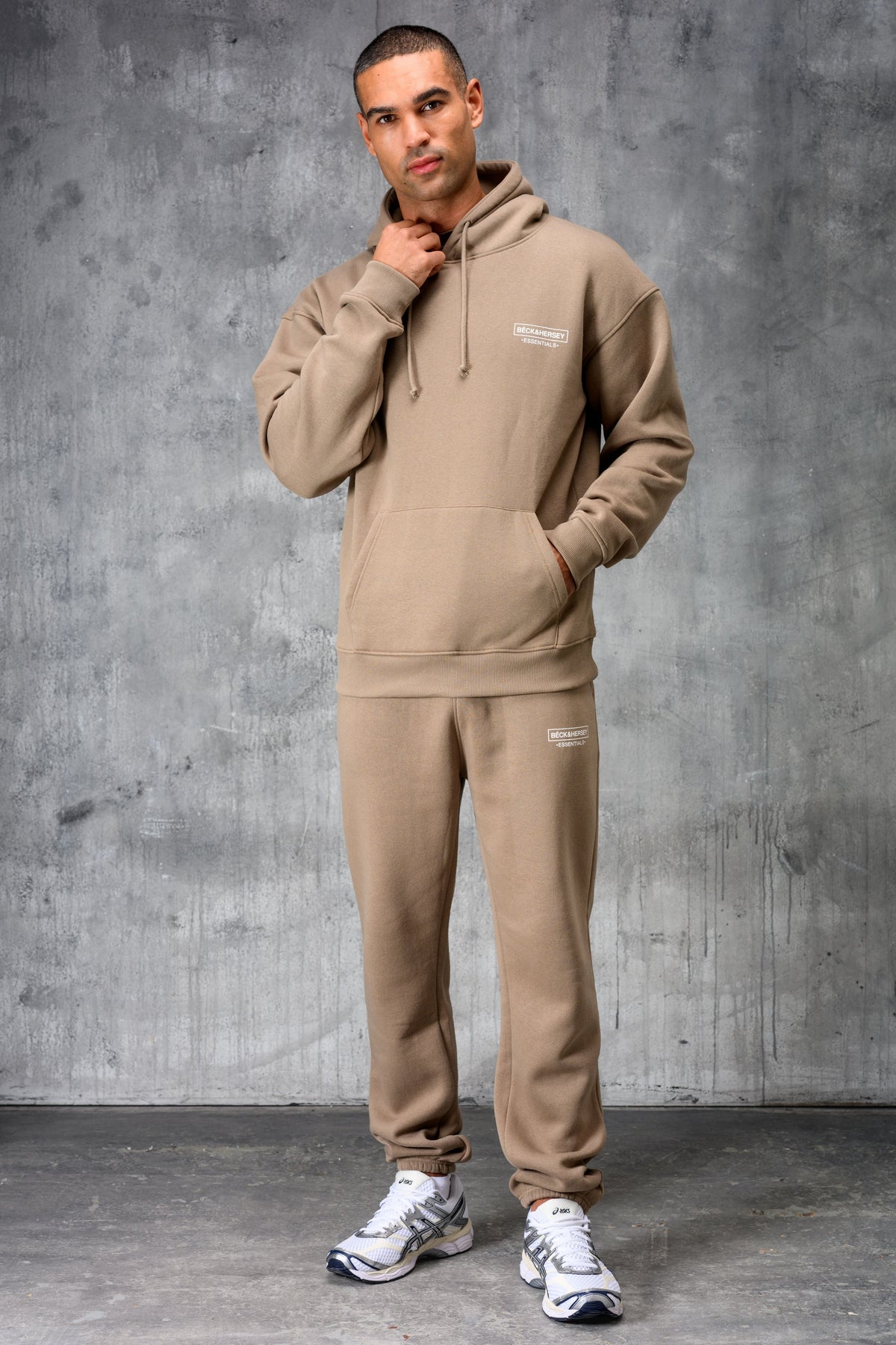 ESSENTIALS HOODY TEE & JOGGER SET - STONE