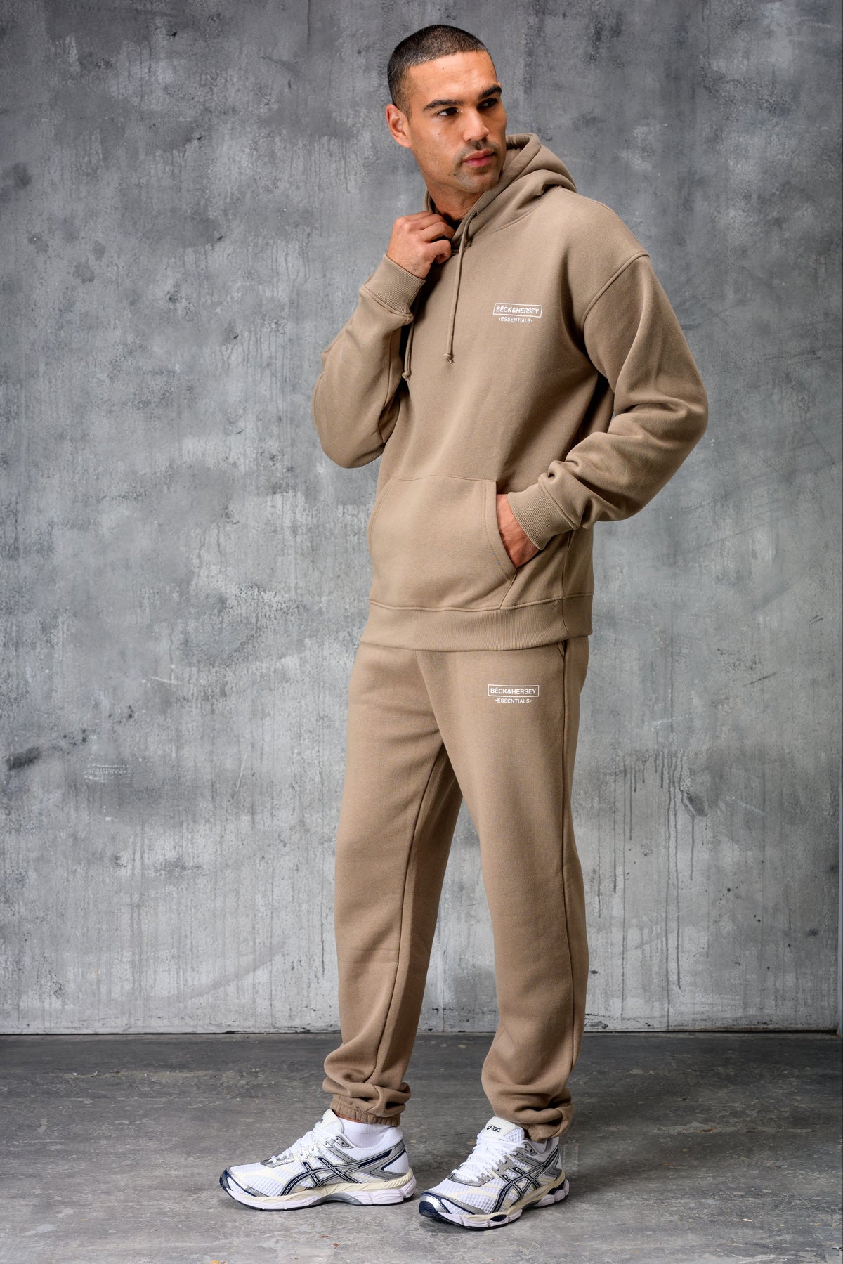 ESSENTIALS HOODY TEE & JOGGER SET - STONE