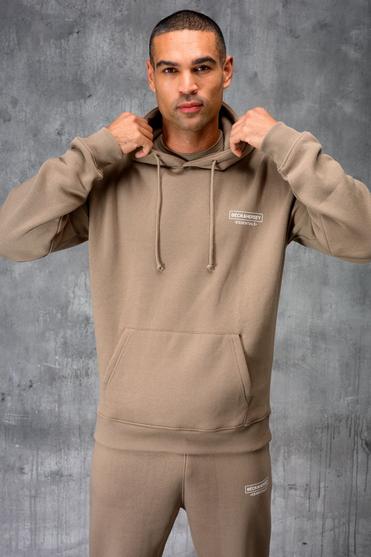 ESSENTIALS HOODY TEE & JOGGER SET - STONE