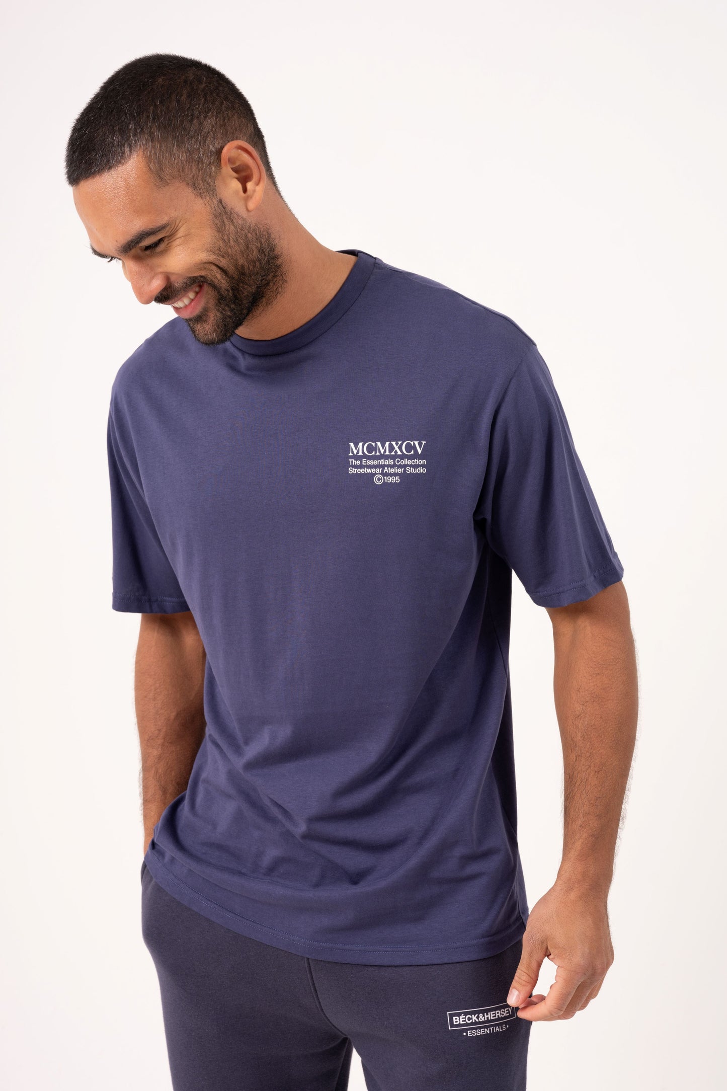 ESSENTIAL T-SHIRT - NAVY