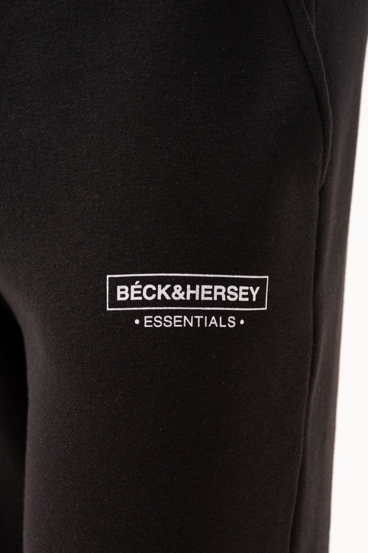 ESSENTIAL JOGGERS - BLACK