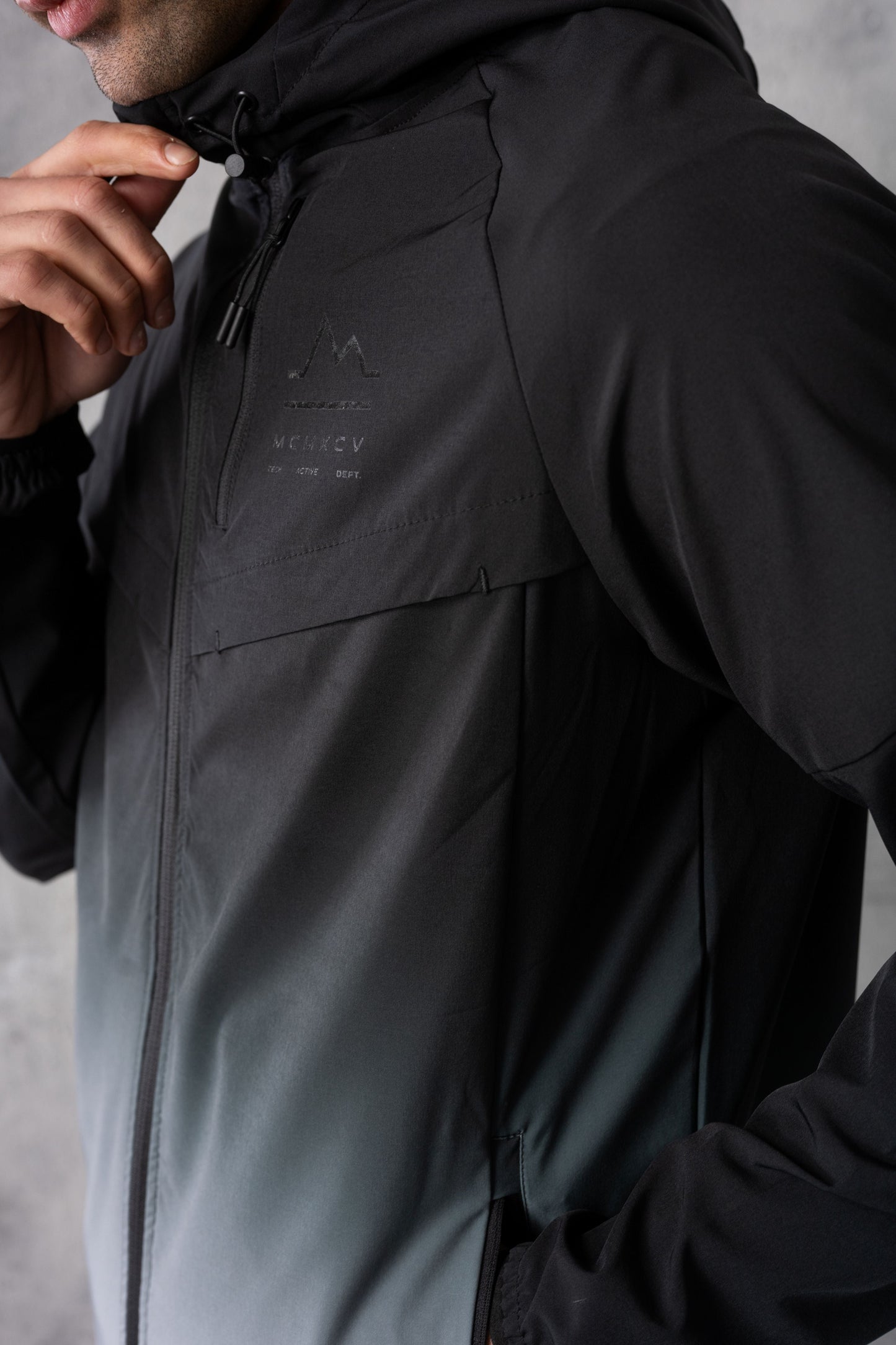 SURGE WINDBREAKER JACKET & SHORT - SILVER/BLACK