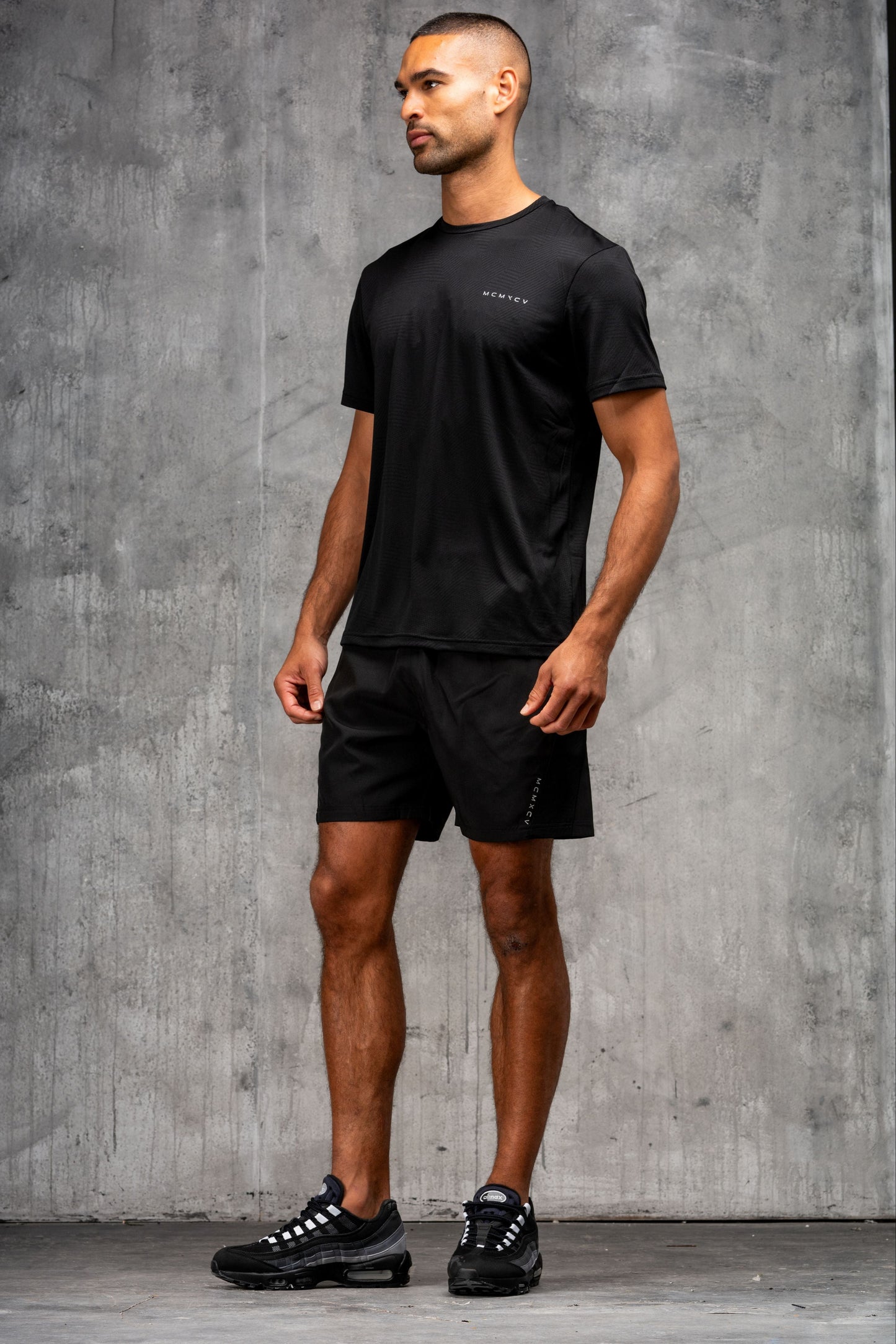 VOLT ACTIVE SHORT - BLACK